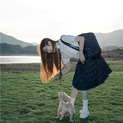 那女孩是谁 封面