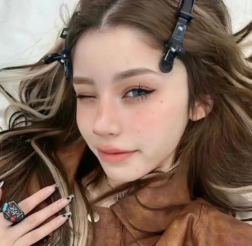 春闺泪痕 封面